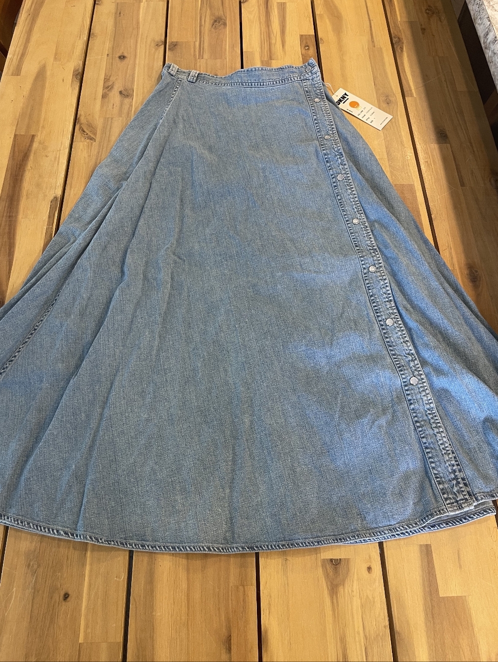 NWT DKNY Vintage 90s 100% Cotton Blue Denim Snap Button Swing Midi Skirt Size 6
